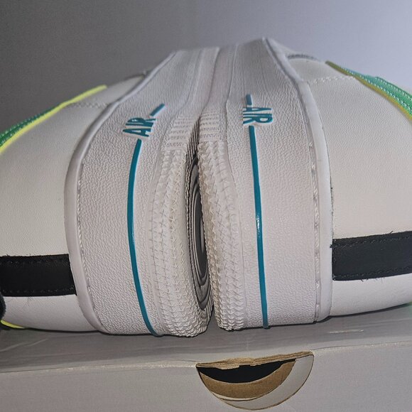 Nike Air Force 1 LV8 1 White/Green Strike - Aquamarine DJ5154‑100 (Boys) - Picture 6 of 14